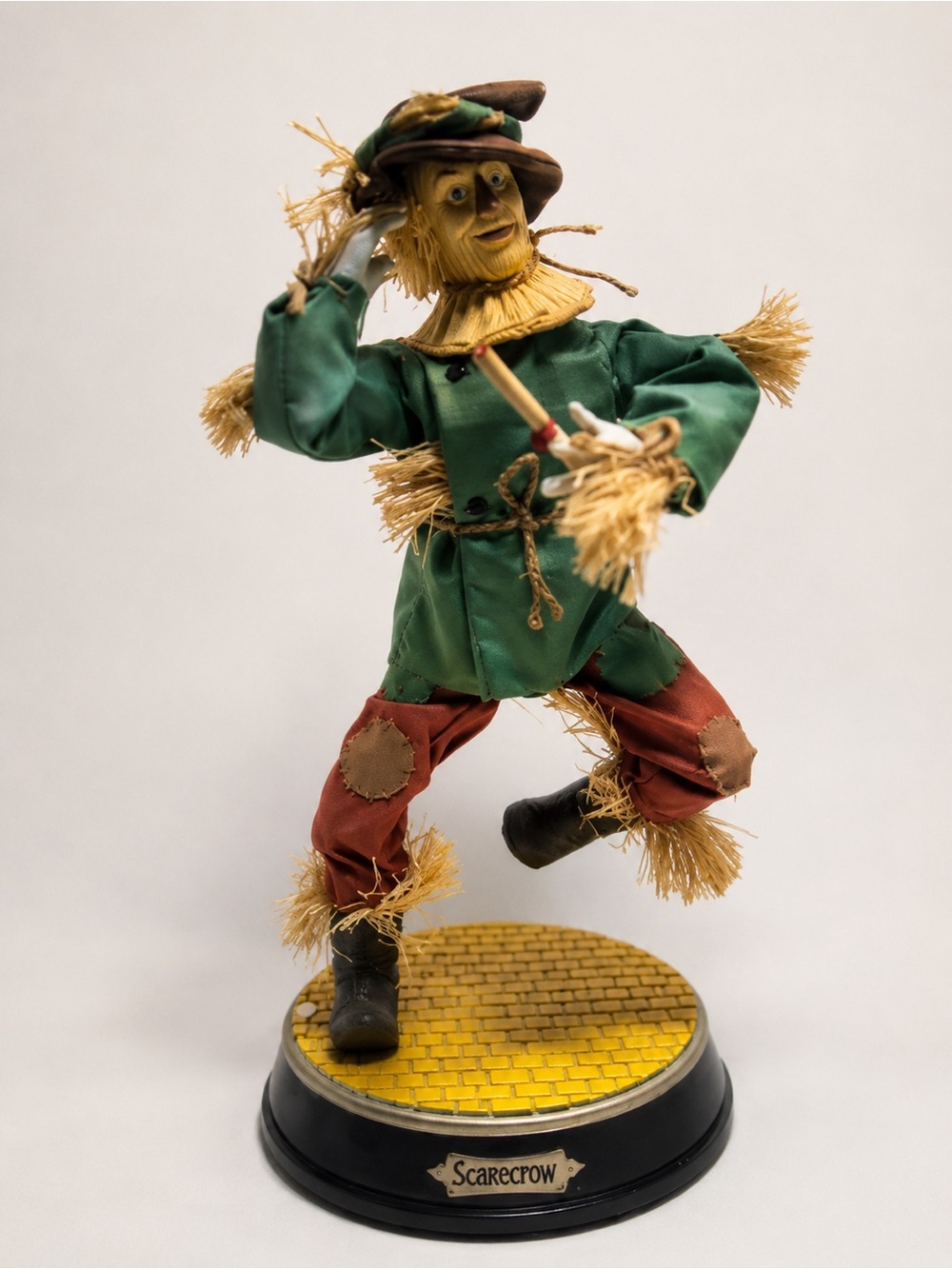 Gemmy Industries animated and musical Scarecrow figure from The Wizard of Oz
